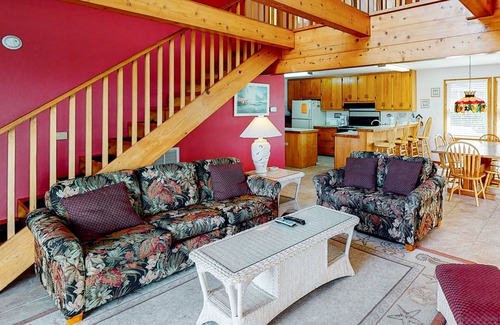 Brigands' Bay Casa | Waterfront, Dog-Friendly House w/Shared Pool, Free WiFi, Private W/D, Central AC