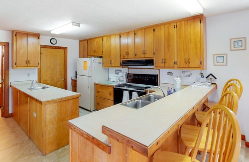 Brigands' Bay Casa | Waterfront, Dog-Friendly House w/Shared Pool, Free WiFi, Private W/D, Central AC