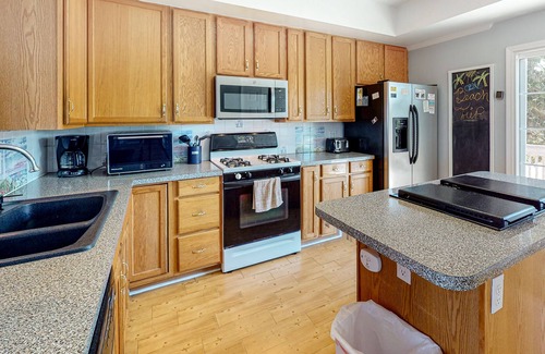 Brigands' Bay Casa | Waterfront, dog-friendly house with pool, private hot tub, AC, W/D & kayak