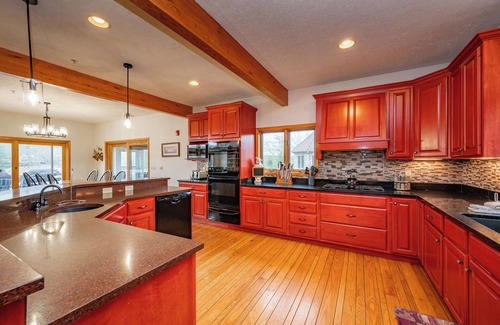 Waterfront Greens Casa | Waterfront Dreams - Lakefront / Golf Area Home w / Piscina cubierta privada