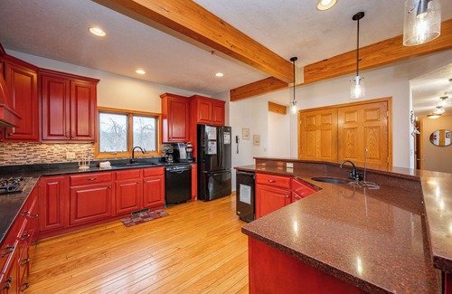 Waterfront Greens Casa | Waterfront Dreams - Lakefront / Golf Area Home w / Piscina cubierta privada