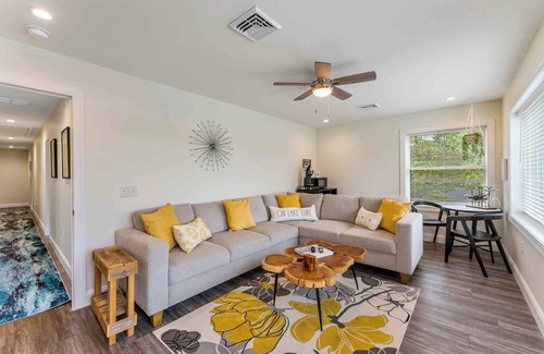 Lake Harmony Casa | NEW Lakefront Retreat | Huge Deck, Kayaks, Views
