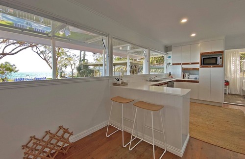Amity Point Casa | Waterfront Escape in Central Location