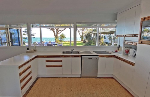 Amity Point Casa | Waterfront Escape in Central Location