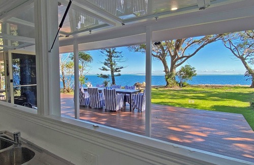 Amity Point Casa | Waterfront Escape in Central Location