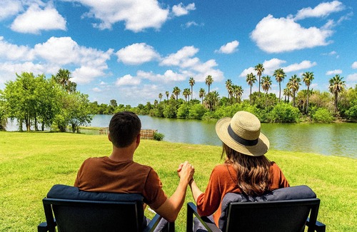 Brownsville Casa | Waterfront Escape in Brownsville
