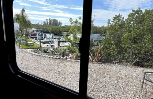 Palmetto Casa | Waterfront Escape Kayaks Fishing Crabbing - Dock Your Boat
