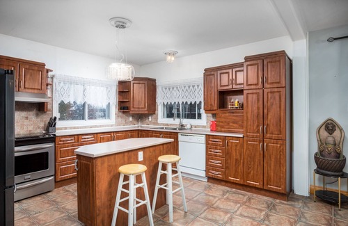 Sainte-Martine Casa | Waterfront Fully Furnished Pet-Friendly All-Inclusive