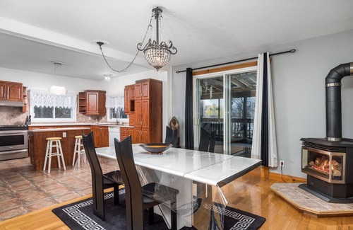 Sainte-Martine Casa | Waterfront Fully Furnished Pet-Friendly All-Inclusive