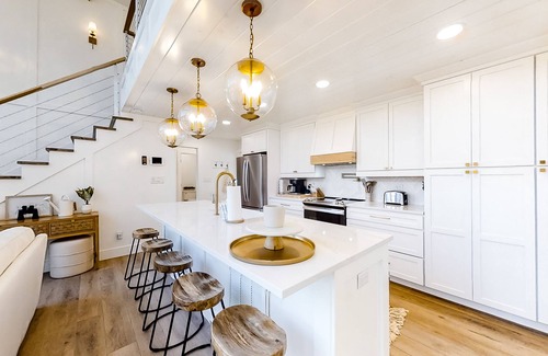 Maynardville Casa | Waterfront gem on Norris Lake w/ dock, sunset lake views, decks, and firepit