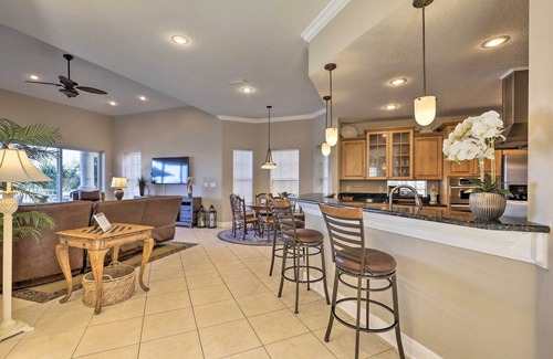 Apollo Beach Casa | ¡NUEVO! Lavish Waterfront Home con piscina y muelle compartido!