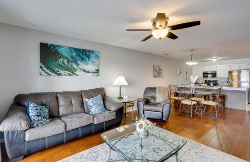 Osage Beach Apartamento | Waterfront Gem with Balcony and Views in Osage Beach