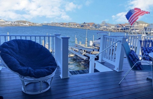 Caine Woods Casa | Waterfront Getaway-walk to beach and local favorites!