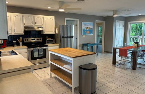 East Haddam Casa | Waterfront Goodspeed airport 2-bedroom house with AC, WiFi