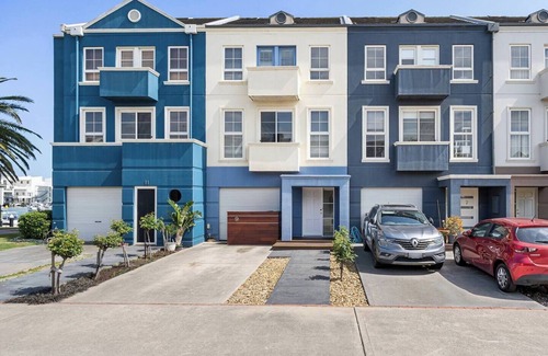 Patterson Lakes Apartamento | Waterfront Haven with Deck, Marina Views & Parking