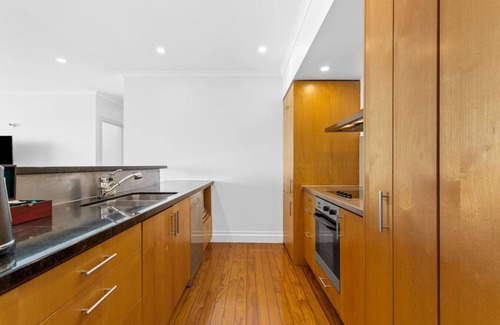 Auckland Central Business District Apartamento | Waterfront Haven: Luxe 2BR