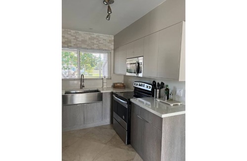 Central Fort Lauderdale Casa | Waterfront Hiden Gem! 9 Minutes from Beach