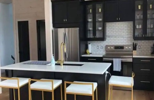 New London Casa | Nuevo listado: Casa recién renovada frente al mar en el corazón del puente Stanley