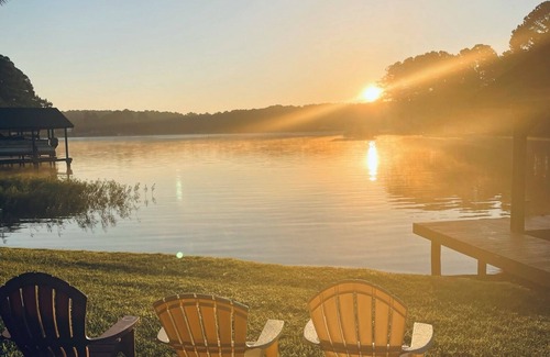 Wildwood Point Cabaña | Waterfront home for you and your furry friends.