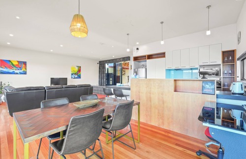 Lindisfarne Casa | Waterfront Home - Gorgeous Views - 2 Bedroom