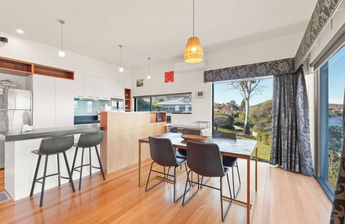 Lindisfarne Casa | Waterfront Home - Gorgeous Views - 2 Bedroom