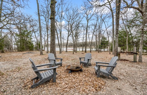 Wills Point Casa | WATERFRONT home in Lake Tawakoni