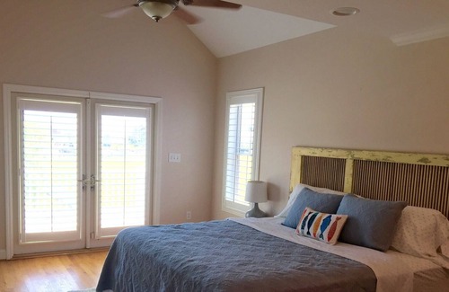 Morehead City Casa | Casa frente al mar con vistas a las aguas Intracoastal de la costa de cristal.