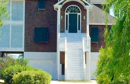 Morehead City Casa | Casa frente al mar con vistas a las aguas Intracoastal de la costa de cristal.