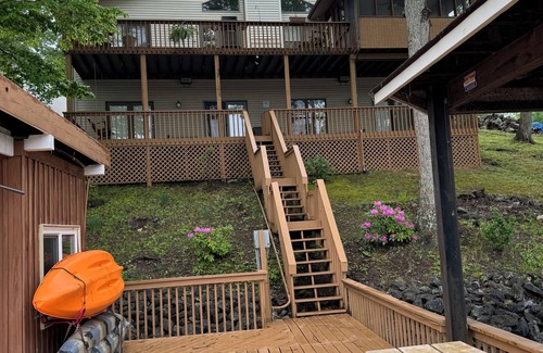 Moneta Casa | Waterfront home. Private dock, pool table, kayaks, family friendly boat parking