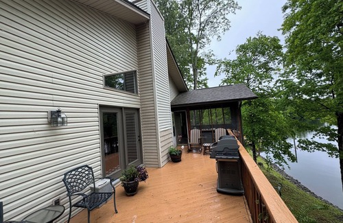 Moneta Casa | Waterfront home. Private dock, pool table, kayaks, family friendly boat parking