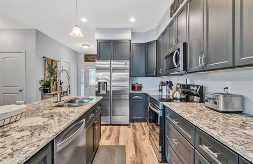 Huddleston Casa | WATERFRONT HOME! Sleeps 10! Come Visit 'Friendship Cove'!