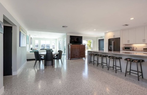 Bradenton Casa | Waterfront Home! Sleeps 8 Heated Pool Spa Boat Dock Chef Kitchen Small dogs OK