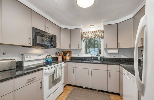 Meredith Casa | Waterfront home sleeping 10 located on Cummings Cove on Lake Winnipesaukee