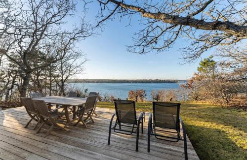 Oak Bluffs Casa | Waterfront Home with Guest Cottage