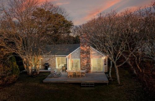 Oak Bluffs Casa | Waterfront Home with Guest Cottage