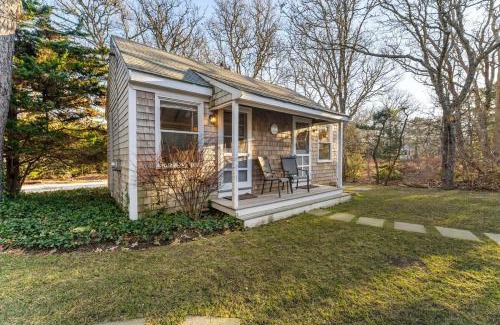 Oak Bluffs Casa | Waterfront Home with Guest Cottage