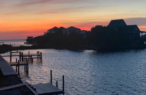 Brigands' Bay Casa | Waterfront Home w/ Great View! Spacious and Cozy!