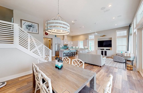 Rockport Casa | Waterfront home with private pool, community kayaks, grill, open layout, & AC