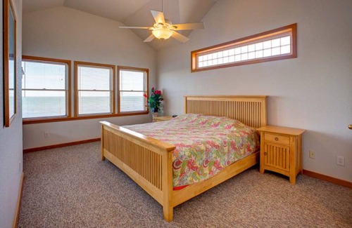 Brigands' Bay Casa | Waterfront home with private hot tub, sound access & fast WiFi - 2 dogs OK