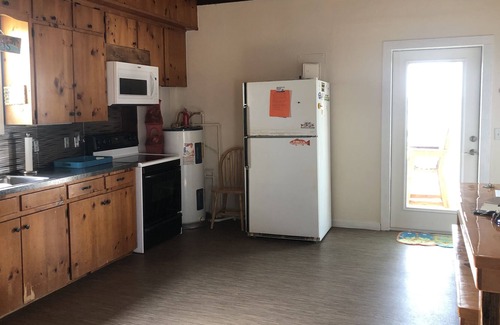Palacios Casa | ¡La casa frente al mar está lista para alquilar con un NUEVO muelle y luz de pesca verde!