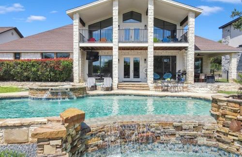 Kingsland Casa | Waterfront House on Lake LBJ Cove and Concierge Services