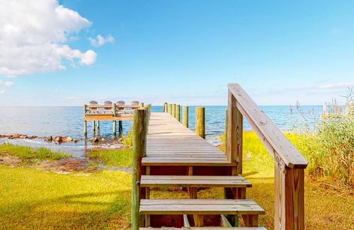 Frisco Casa | Waterfront House w/ Private Hot Tub - Ocean Views, WiFi, AC, Gas Fireplace, W/D