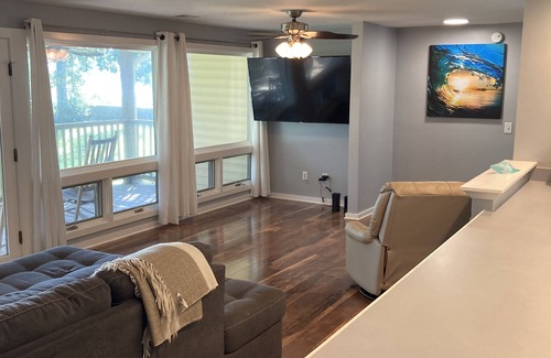 Ogden Casa | Waterfront House with shared dock located on Pages Creek.