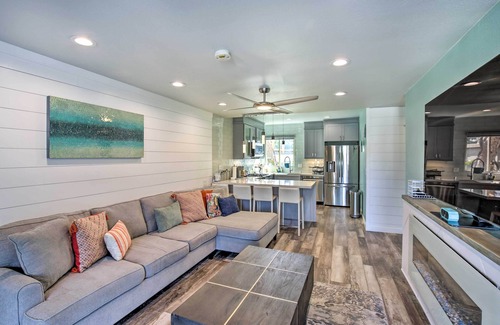 Huntington Beach Condominio | Waterfront Huntington Beach Condo w/ Fire Pit