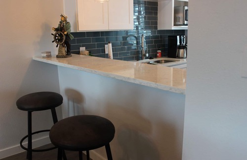 Key Allegro Condominio | Waterfront Key Allegro Condo