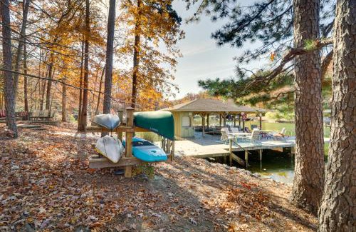 Windwood Coves Casa | Waterfront Lake Anna Home Kayaks and Private Dock
