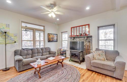 Windwood Coves Casa | Waterfront Lake Anna Home Kayaks and Private Dock