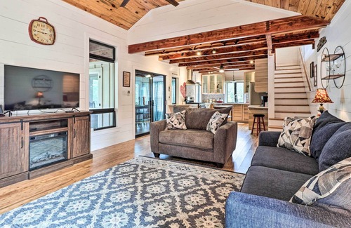Burnet Cabina | Waterfront Lake Buchanan Cabin Retreat