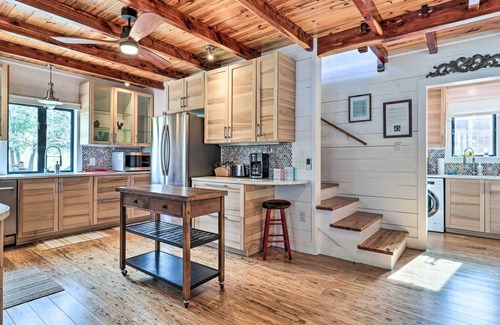 Burnet Cabina | Waterfront Lake Buchanan Cabin Retreat