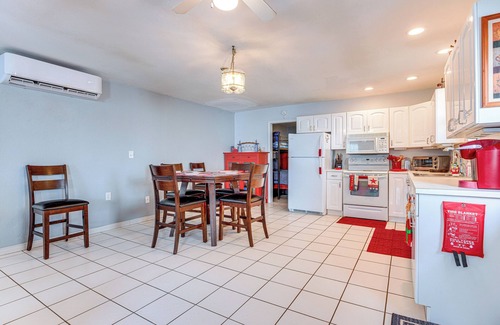 Burnet Cabaña | Waterfront Lake Buchanan Cottage w/ Kayaks!